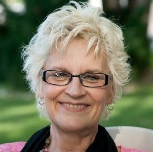 Michele Bennett Photo 36