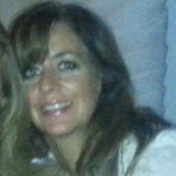 Sylvia Zayas Photo 4