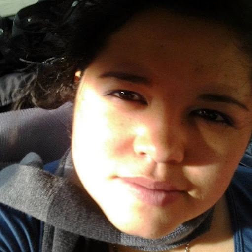 Liz Alvarez Photo 9