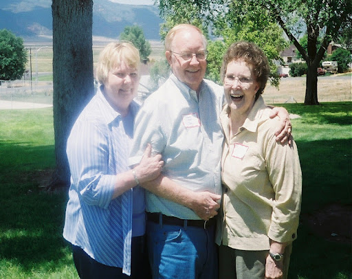 Vicki Larsen Photo 11