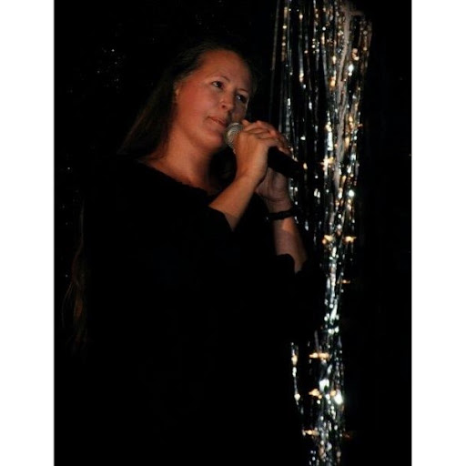 Victoria Parker Photo 34
