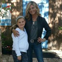 Amy Hewitt Photo 29