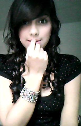 Sara Robles Photo 14