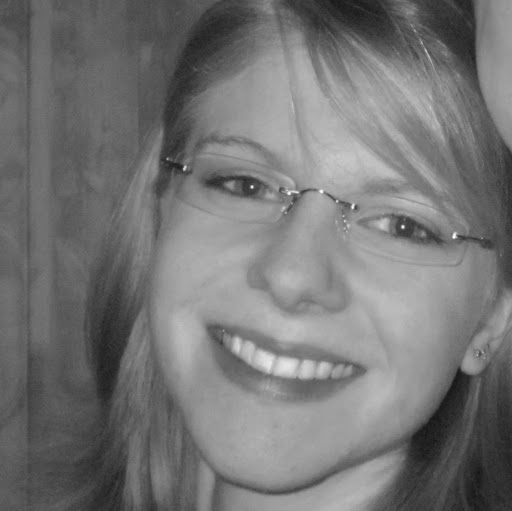 Julia Meyer Photo 37