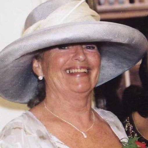 Sandra Riley Photo 23