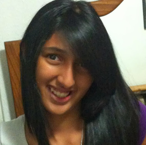 Ana Ulloa Photo 19
