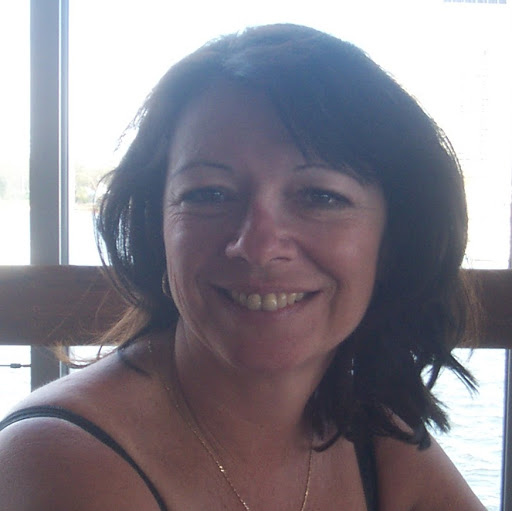 Belinda Woods Photo 35