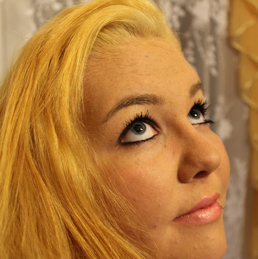 Kristina Kern Photo 17