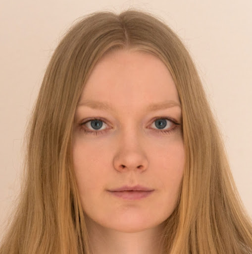 Anna Reeves Photo 11