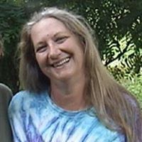 Sarah Woods Photo 45