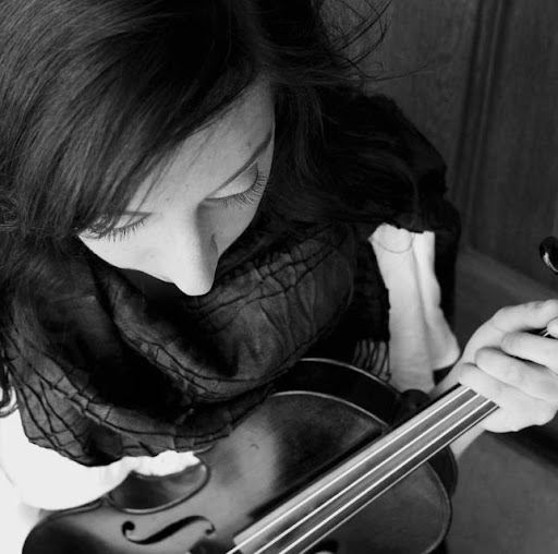 Julia Shannon Photo 14