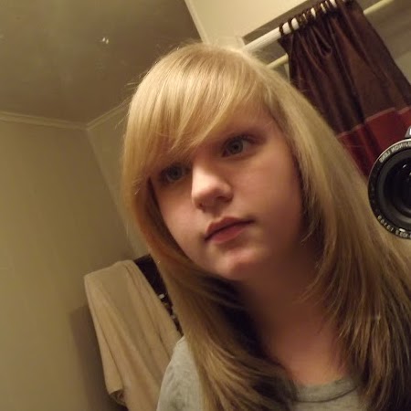 April Cummings Photo 6