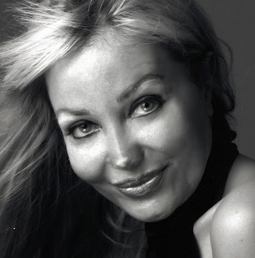 Katherine Roe Photo 32