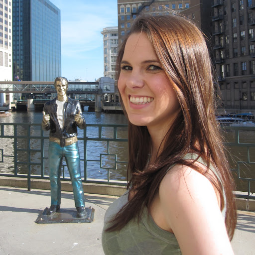 Allison Wisniewski Photo 6