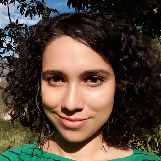 Elizabeth Barrios Photo 33