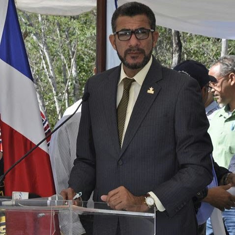 Manuel Gil Photo 33