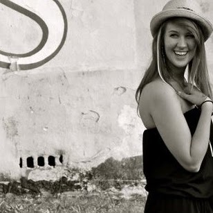 Emily Neal Photo 23