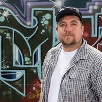 Derek Elliott Photo 13