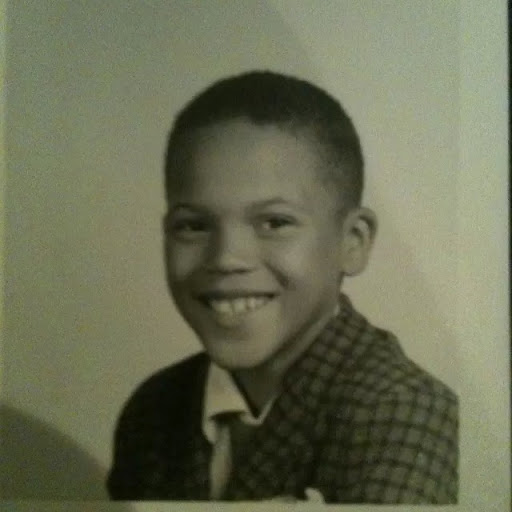 Leslie Thomas Photo 31