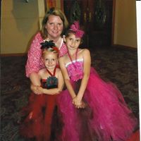 Angie Squires Photo 7