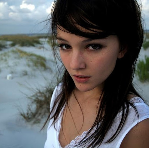Laura Bernier Photo 13