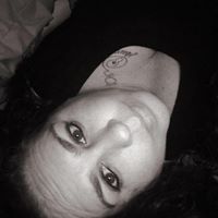 Amanda Collins Photo 18