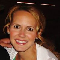 Julie Matthews Photo 30