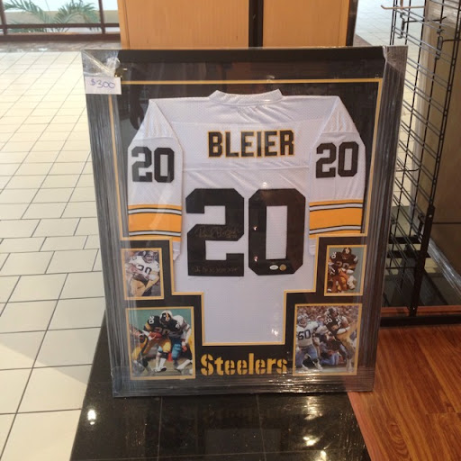 Howard Richards Photo 17