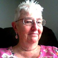Sandra Schneider Photo 37