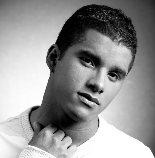 Jonathan Vargas Photo 18
