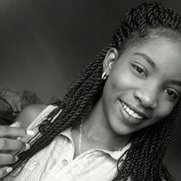 Simone Small Photo 14