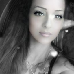 Laura Richardson Photo 21