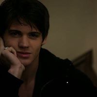 Jeremy Jordan Photo 37