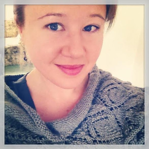 Emily Mooney Photo 7