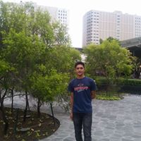 Robin Vasquez Photo 18