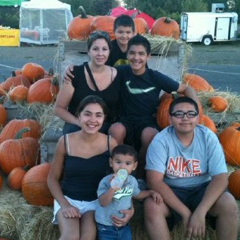 Rebecca Reyes Photo 39