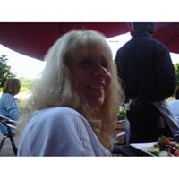 Deborah Berry Photo 31