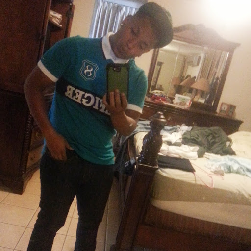 Christian Robles Photo 18