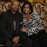 Johnny Reeves Photo 35