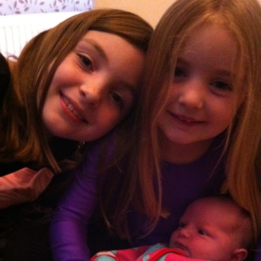 Stephanie Carlin Photo 9