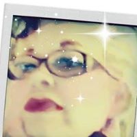 Julia French Photo 15