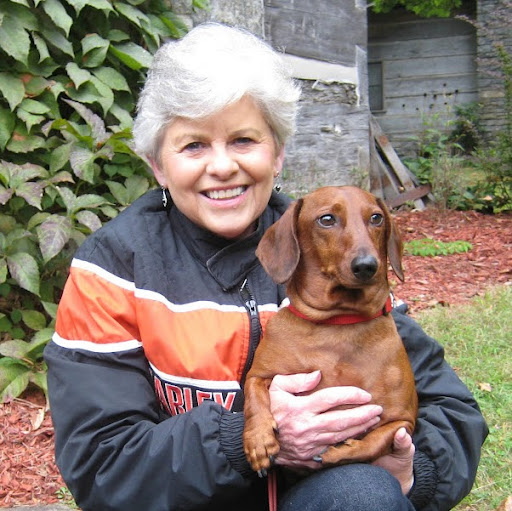 Marilyn Hunter Photo 9