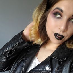 Cassandra Bright Photo 16