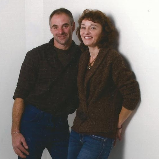 Julie Connor Photo 47