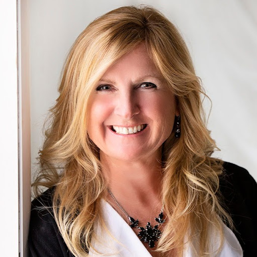 Julie Williams Photo 16