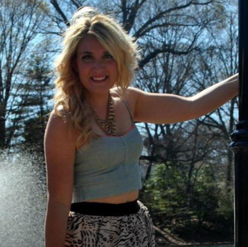 Emma Martin Photo 30