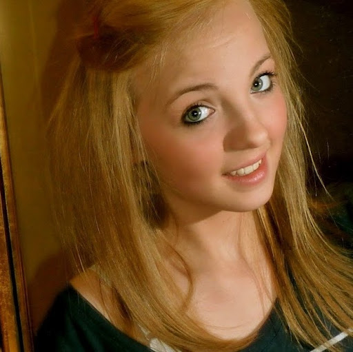 Frankie Brown Photo 23