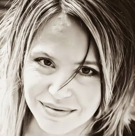 April Bauer Photo 13