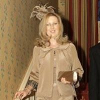 Elizabeth Nicholson Photo 10