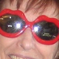 Sandy Summers Photo 23